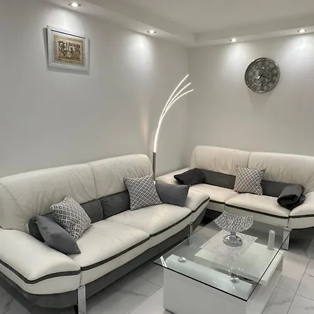 Moderne Avec Spa 公寓